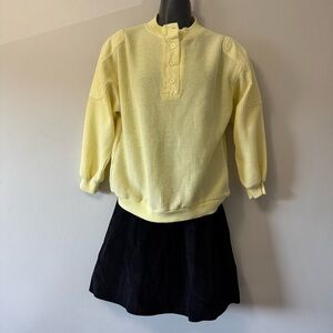 Vintage Yellow Crew Neck Sweater with Fine Knit Texture